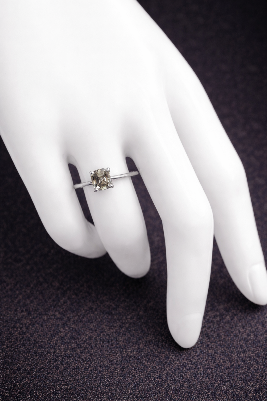 Exklusiver Damenring aus 14 kt Weißgold mit natürlichem Fancy Deep Diamanten (1,01 ct) – IGI zertifiziert