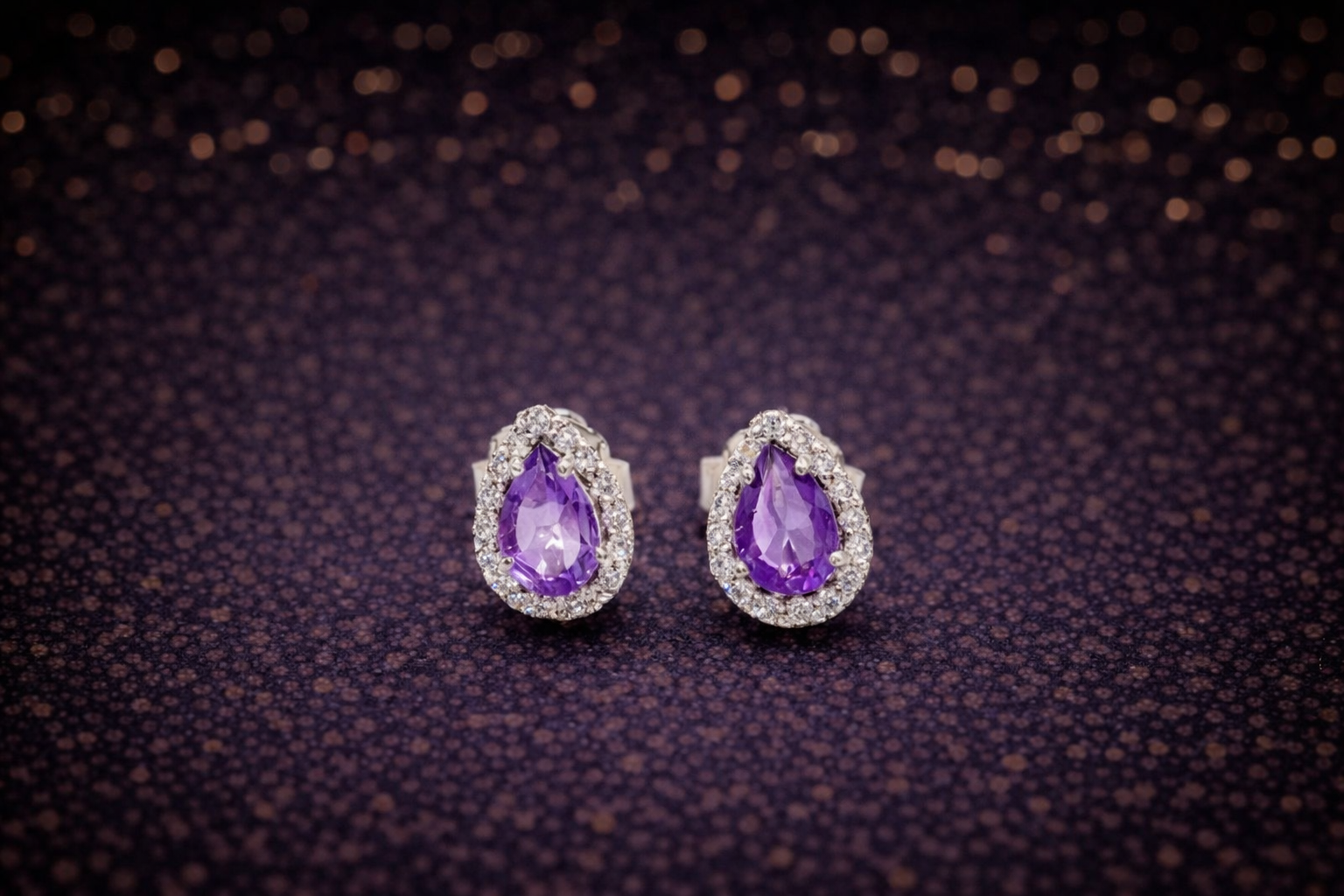 Weißgold-Ohrringe mit Amethyst & Diamanten – 14 Karat (585)