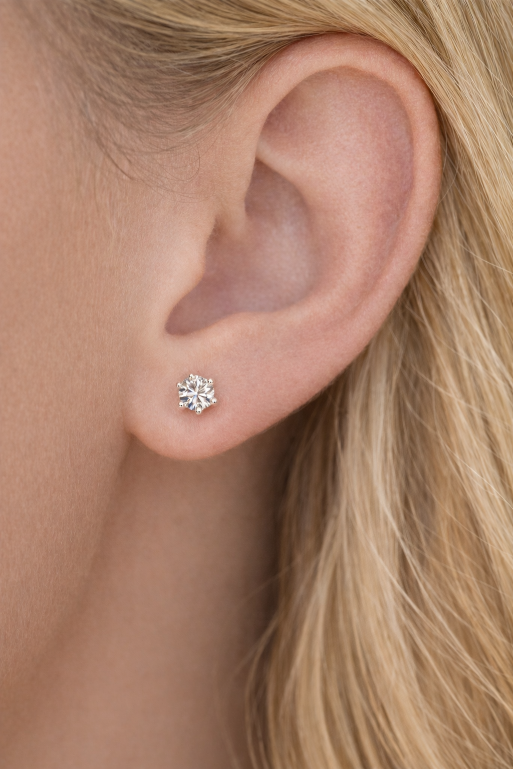 0,1 ct Moissanit Ohrstecker – 925 Silber – D-Farbe | VVS1 mit GRA Zertifikat