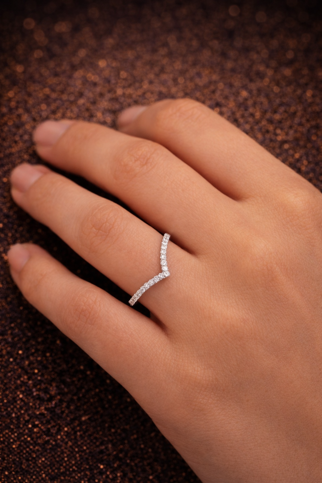Eleganter V-Ring aus 925 Sterling Silber D-Farbe | VVS1 mit GRA-zertifiziertem Moissanit