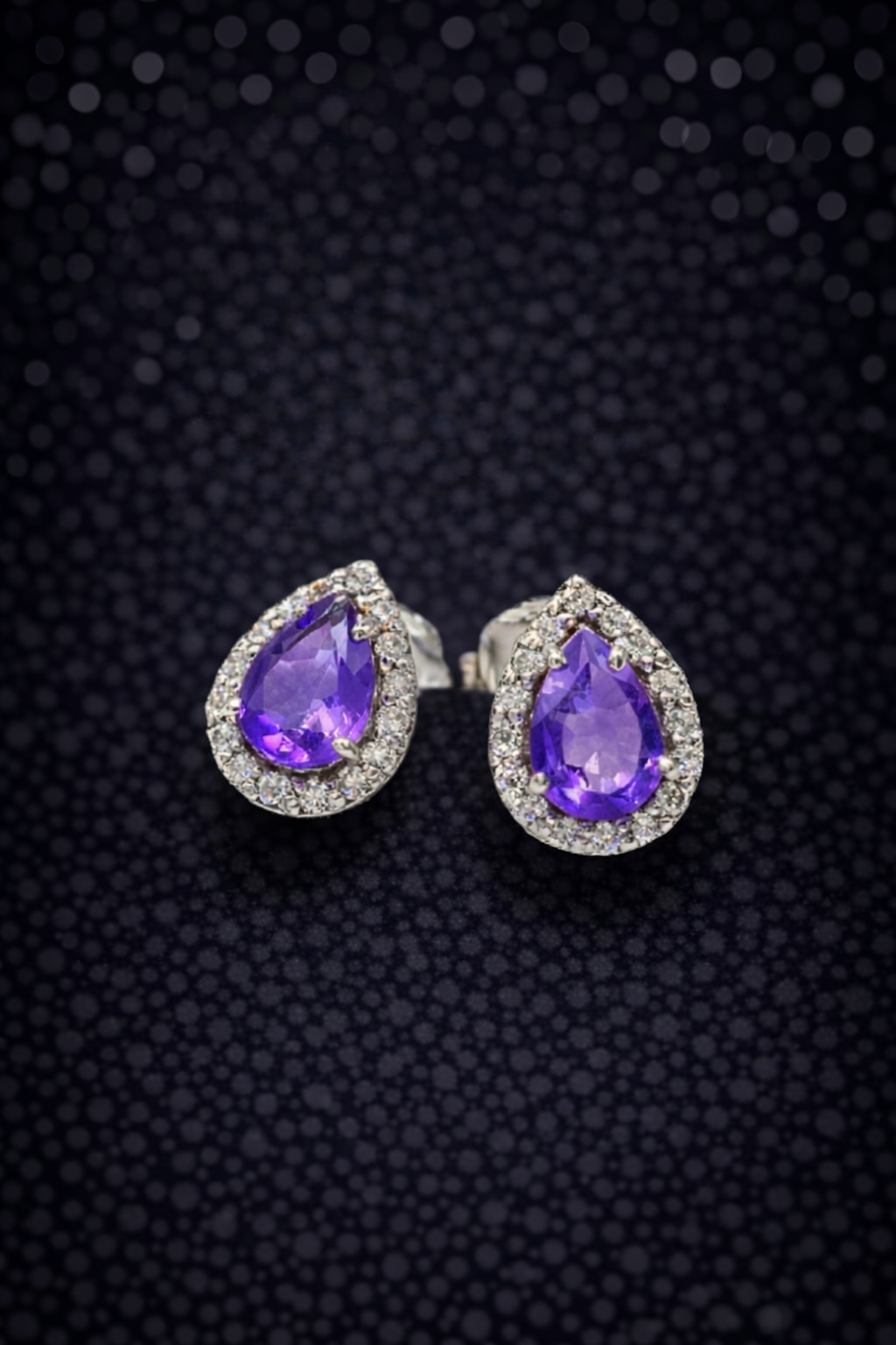 Weißgold-Ohrringe mit Amethyst & Diamanten – 14 Karat (585)