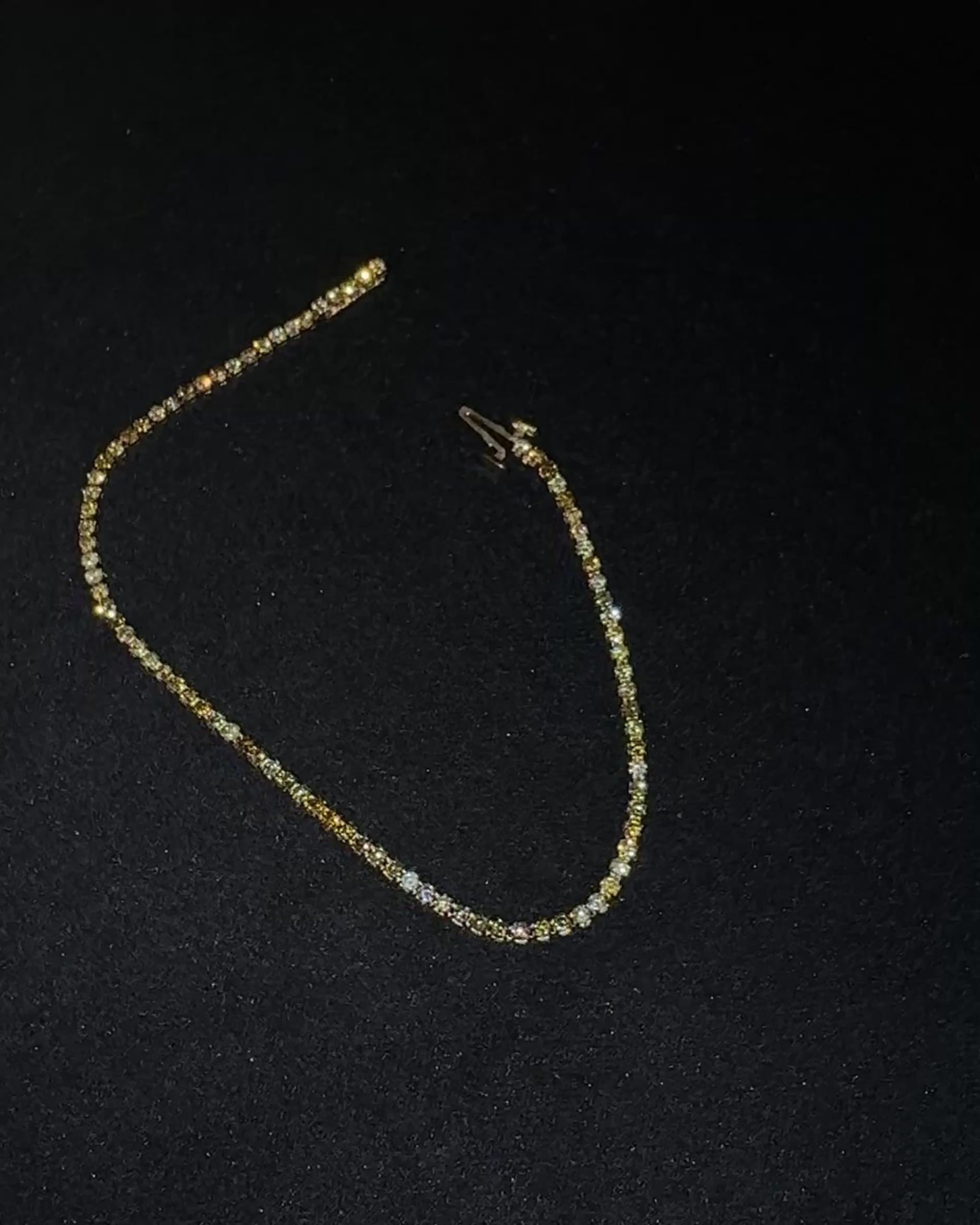 Elegantes Tennisarmband aus 18 kt Roségold mit natürlichen Fancy-Diamanten (2,30 ct) – IGI zertifiziert