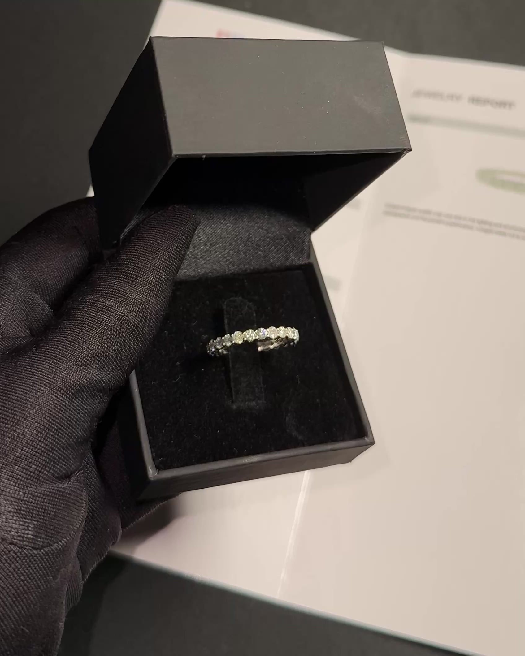 Ewigkeitsring 14 kt Weißgold - 1,68 ct Diamanten zertifiziert