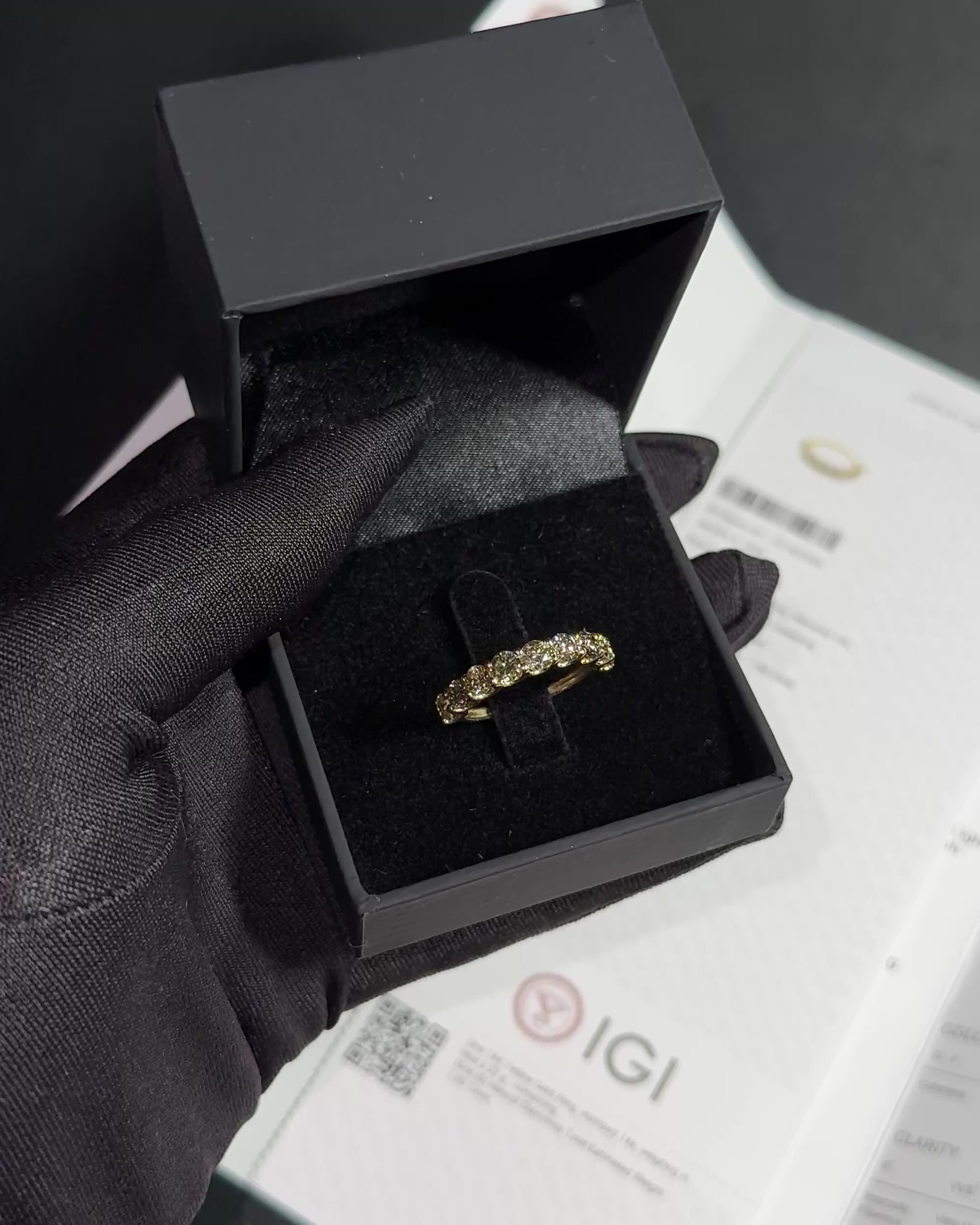Ring aus 14 Karat Gelbgold mit 1,90 ct natürlichen Farbdiamanten (IGI) zertifiziert